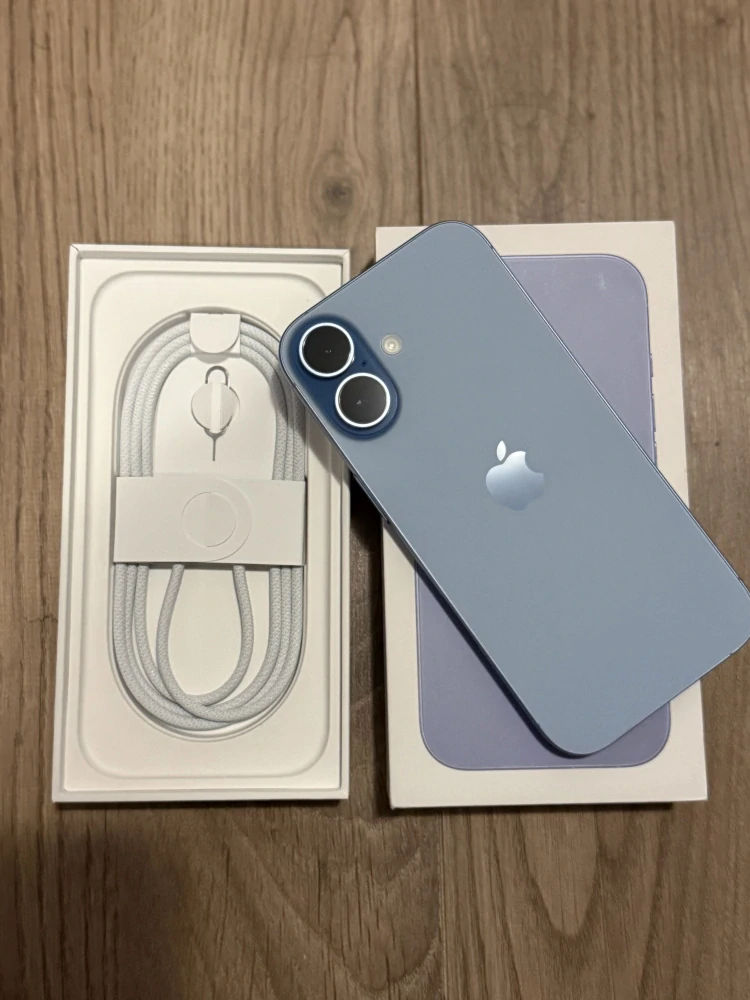 Apple iPhone 17 256GB mlhově modrý - Rozbaleno