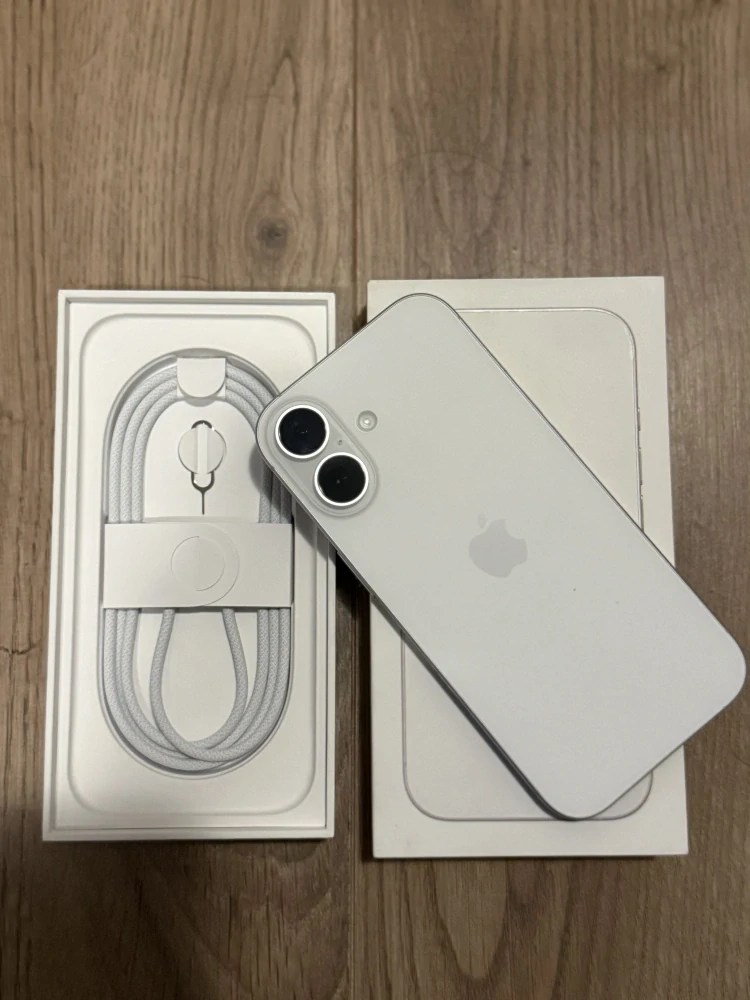 Apple iPhone 17 256GB Bílá - Rozbaleno