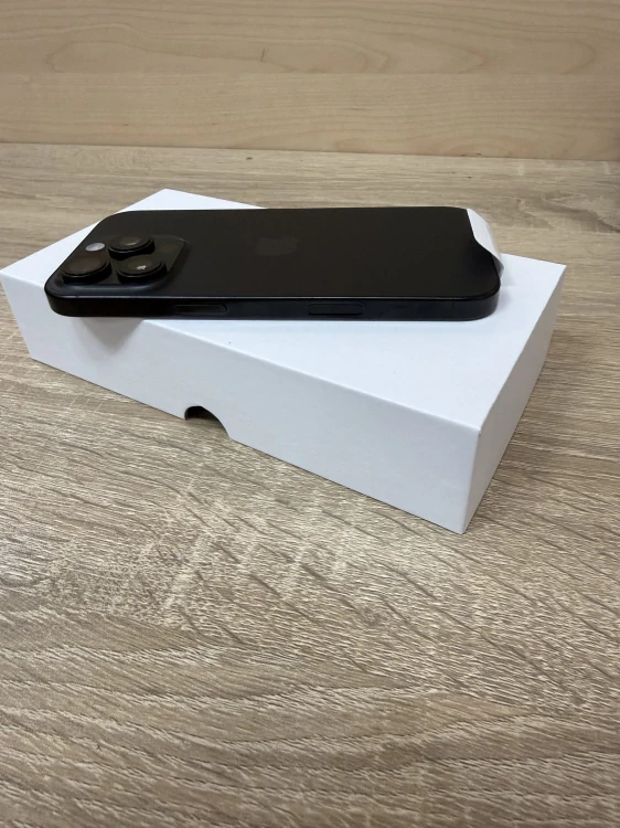 Apple iPhone 16 Pro 512GB černý titan - Rozbaleno