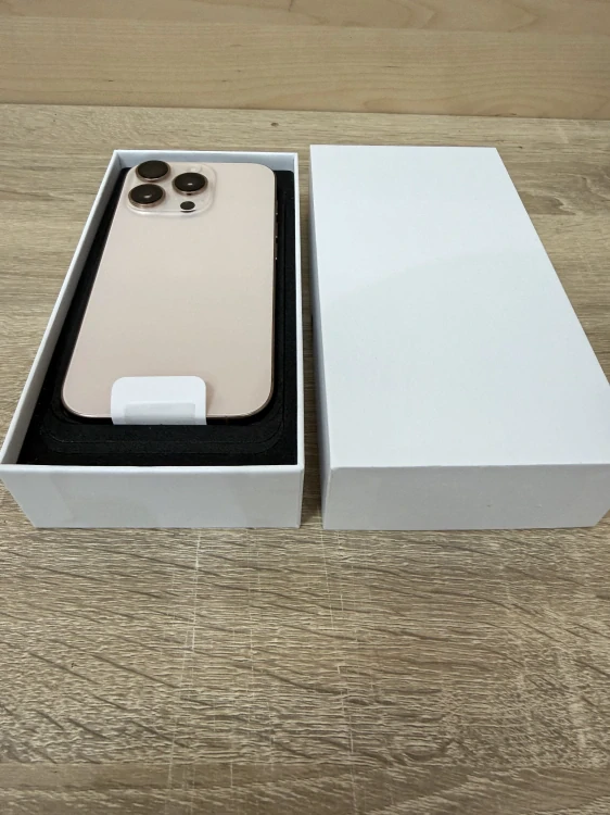 Apple iPhone 16 Pro 512GB Pouštní titan - Rozbaleno