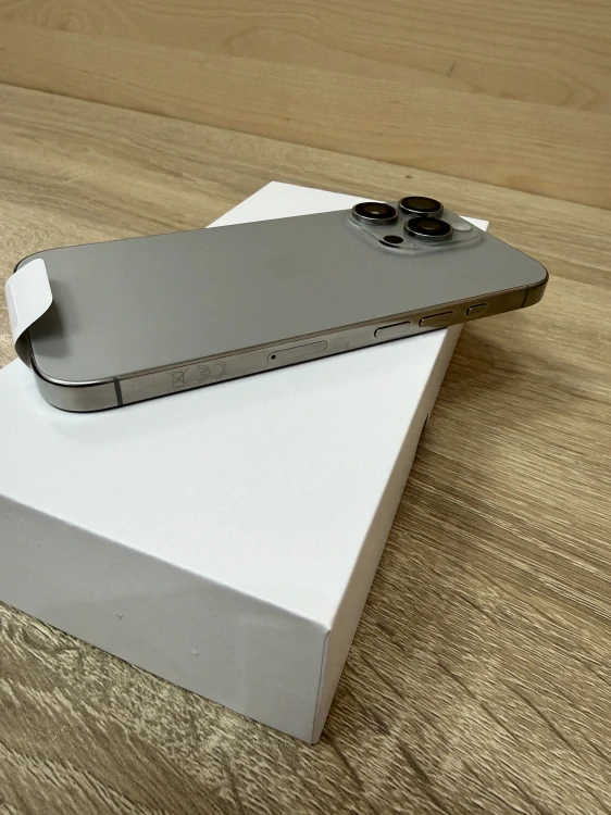 Apple iPhone 16 Pro 512GB Bílý titan - Rozbaleno