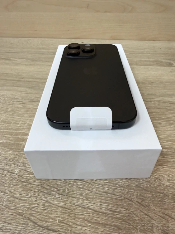 Apple iPhone 16 Pro 512GB černý titan - Rozbaleno